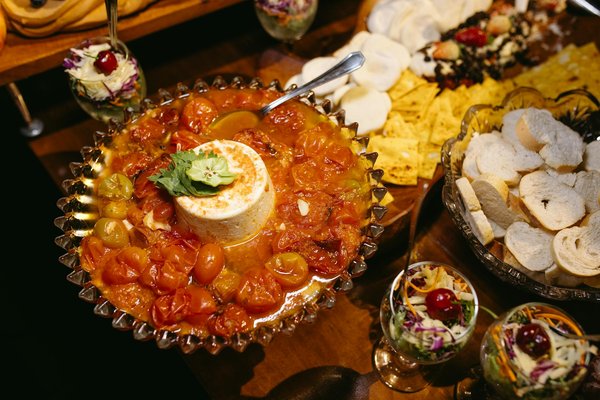Effective Techniques to Reduce Noise in Your UK Kitchen Using Open Shelving Solutions